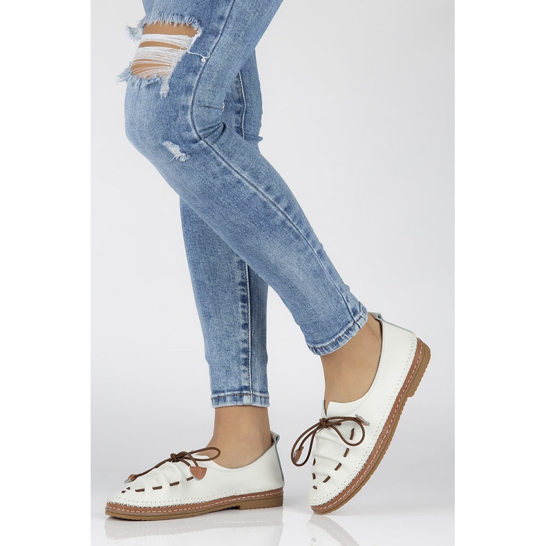 Skórzane półbuty Filippo DP2058/21 Wh białe 1