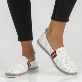 Skórzane półbuty Filippo DP2309/21 Wh białe 1