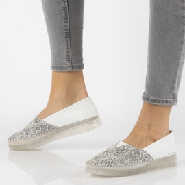 Skórzane półbuty Filippo DP2147/21 Wh białe wielokolorowe 1