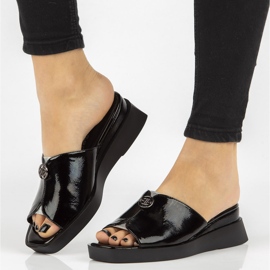 Klapki Filippo DK2351/21 Bk czarne 1