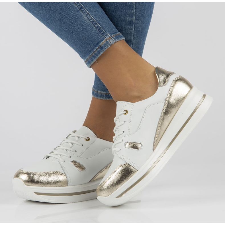 Skórzane sneakersy Filippo DP3407/21 Wh białe złoty 1