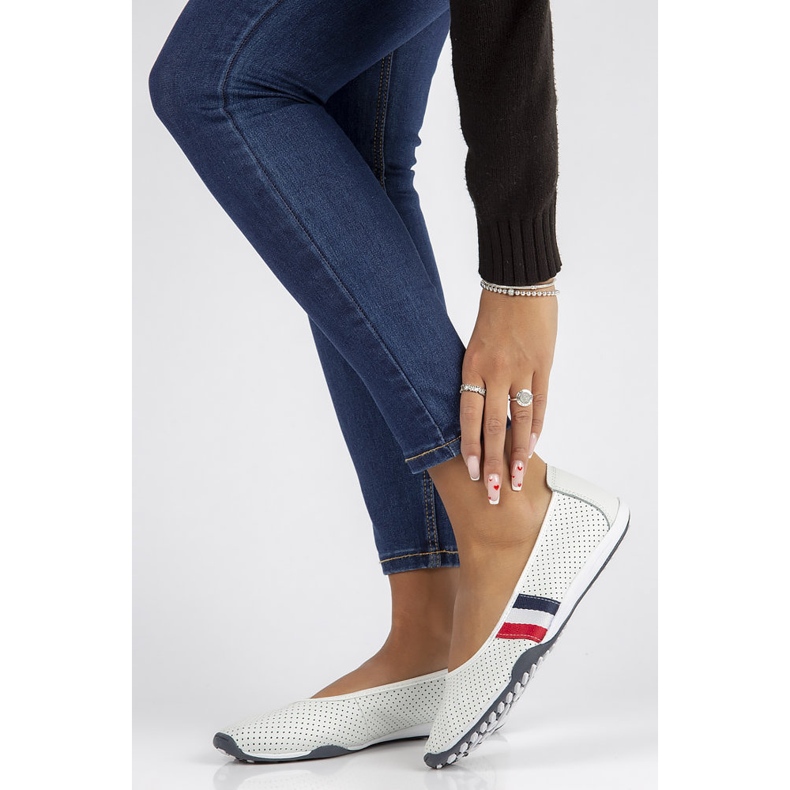 Skórzane półbuty Filippo DP2063/22 Wh białe 1