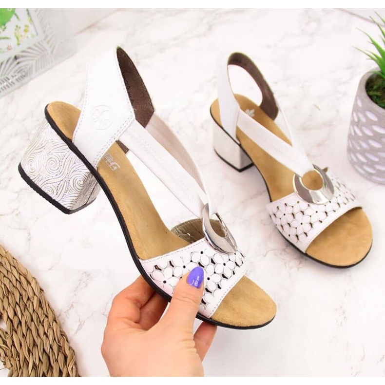 Sandały skórzane z gumą Rieker W RKR433 białe 1