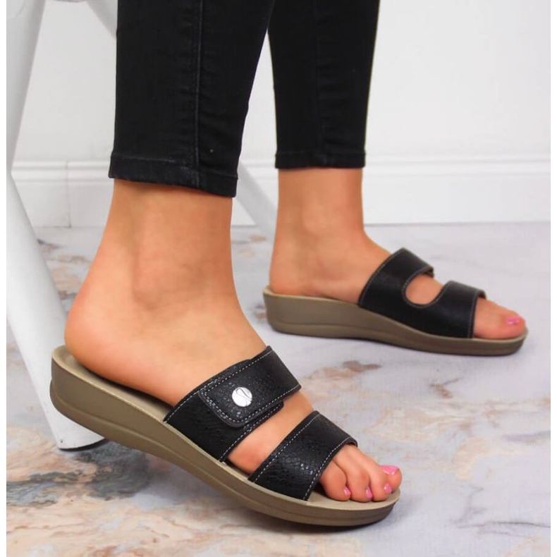 Klapki na rzep Inblu W ARC10B czarne 2