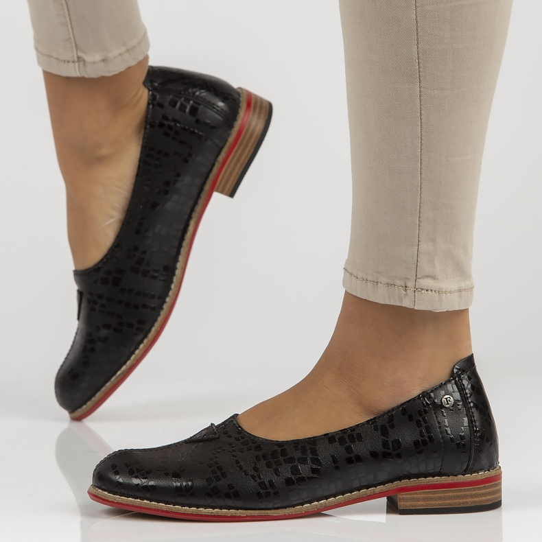 Skórzane półbuty Filippo DP3545/22 Bk czarne 1