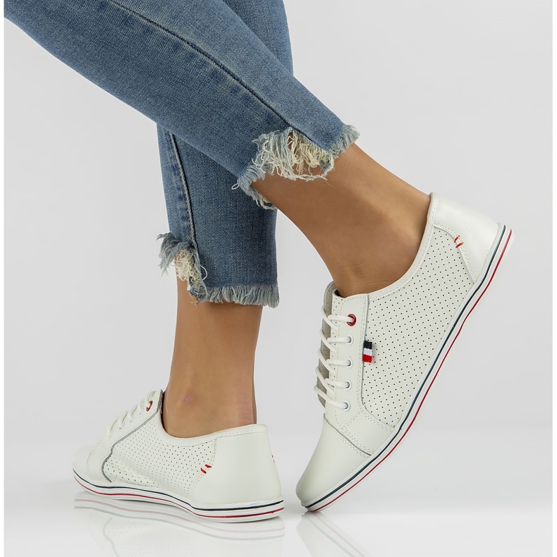 Skórzane półbuty Filippo DP009/22 Wh białe 1