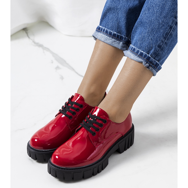 Czerwone lakierowane półbuty Eileen 1