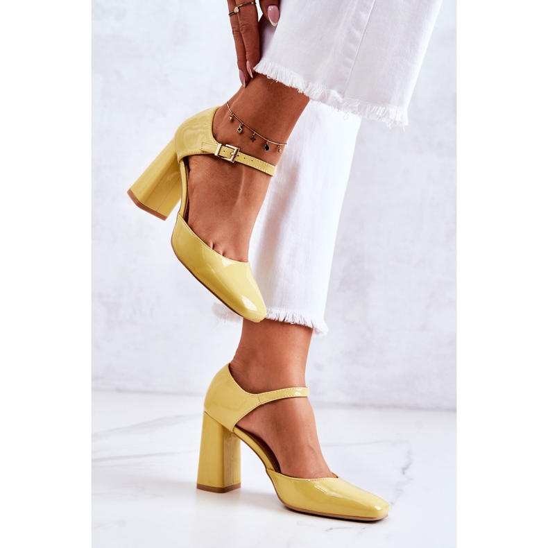 PG1 Modne Lakierowane Czółenka Na Słupku Żółte Maoris 2