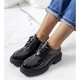 Czarne lakierowane półbuty Aike 1