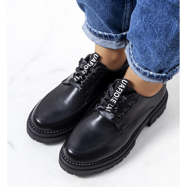 Czarne półbuty damskie Merivale 1