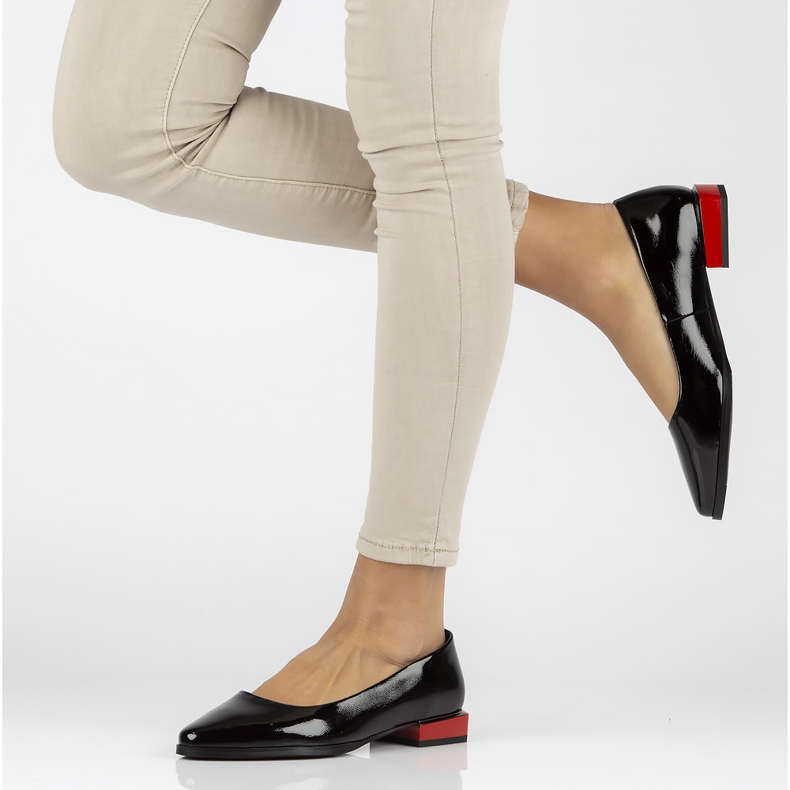 Skórzane półbuty Filippo DP2383/22 Bkl czarne 1