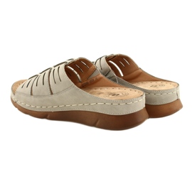 Klapki damskie z ażurowym wzorem Evento 22SD98-4536 szare 6