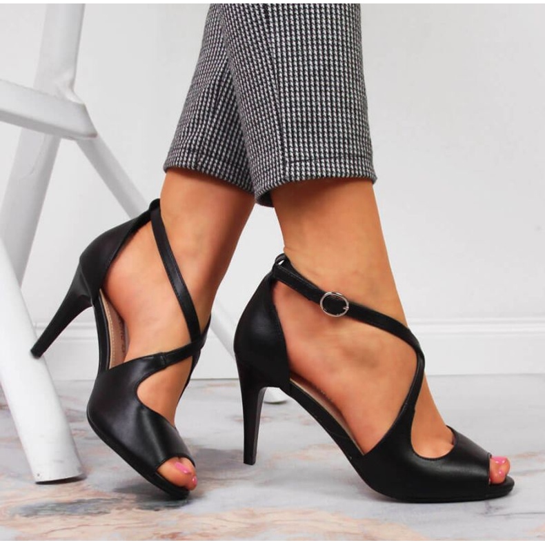 Sandały na szpilce czarne W Sergio Leone 2