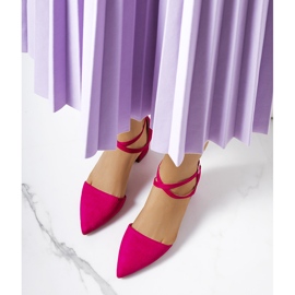 Różowe czółenka na słupku Hyde 2