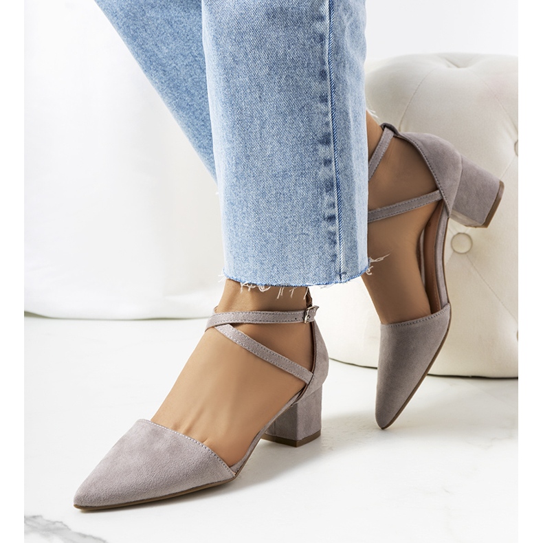 Szare czółenka na słupku Hyde 1