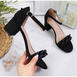 Sandały na słupku z łańcuchem czarne W Filippo 1