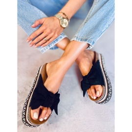 Klapki na zdobionej podeszwie Lane Black czarne 2