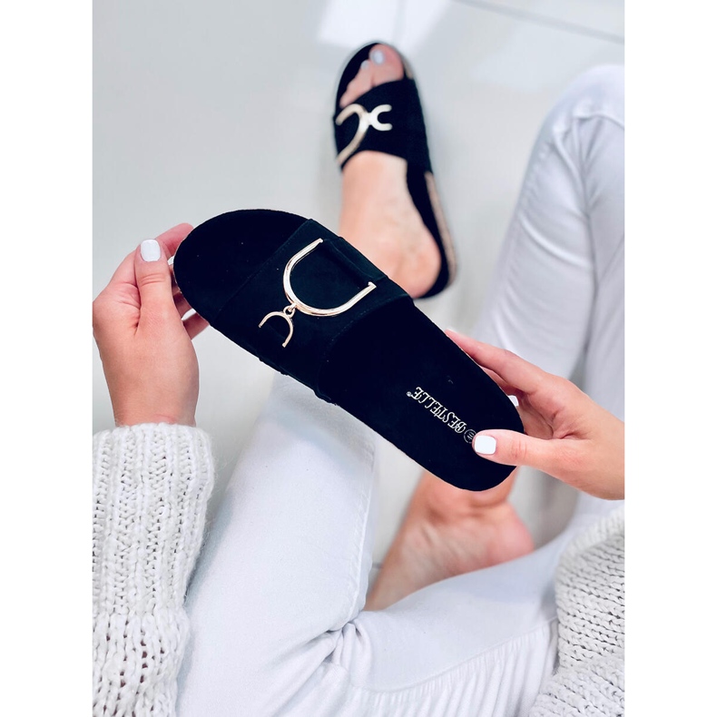 Klapki na korkowej podeszwie Tara Black czarne 2