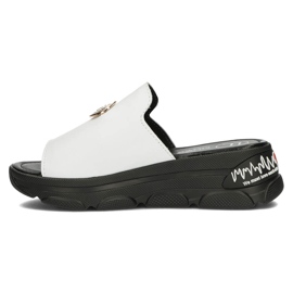 Skórzane klapki Filippo DK3872/22 Wh białe 1