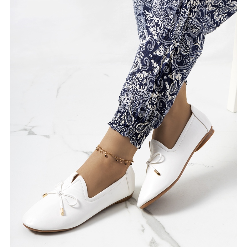 Białe mokasyny Carlsen 1