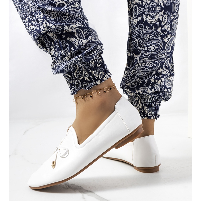 Białe mokasyny Carlsen 2