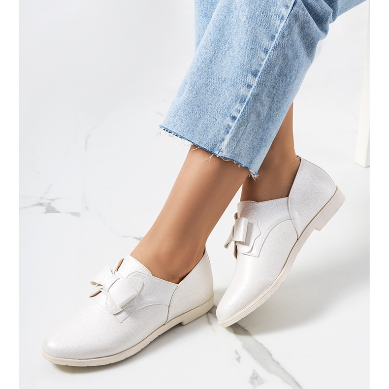 Białe półbuty z kokardką Korner 1