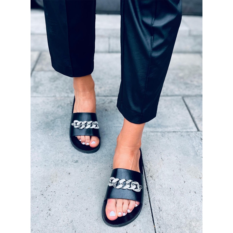 Klapki z łańcuchem Tilia Black czarne 1