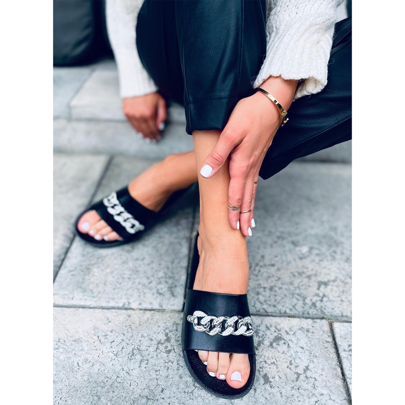 Klapki z łańcuchem Tilia Black czarne 2