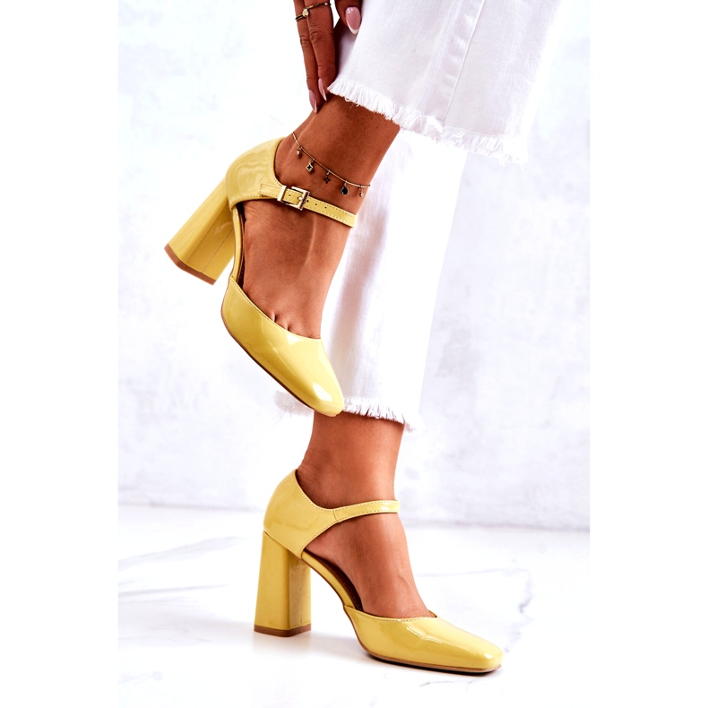 PG1 Modne Lakierowane Czółenka Na Słupku Żółte Maoris 2