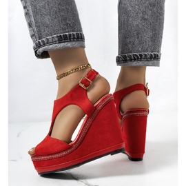 Czerwone sandały na koturnie Zerner 1