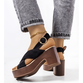 Czarne sandały na platformie Chapel 2