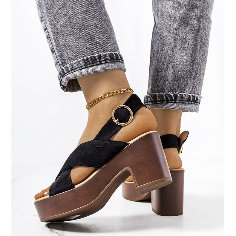 Czarne sandały na platformie Chapel 2