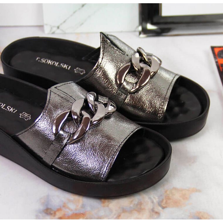 Klapki skórzane z łańcuchem T.Sokolski W SCA161 srebrne srebrny 2