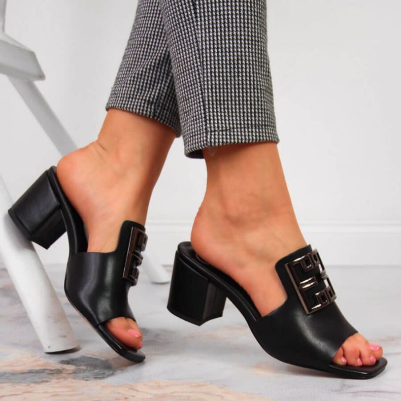 Klapki skórzane na słupku Filippo W PAW353 czarne 2