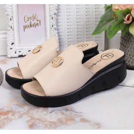 Klapki skórzane na koturnie Filippo W PAW362B beżowe 2