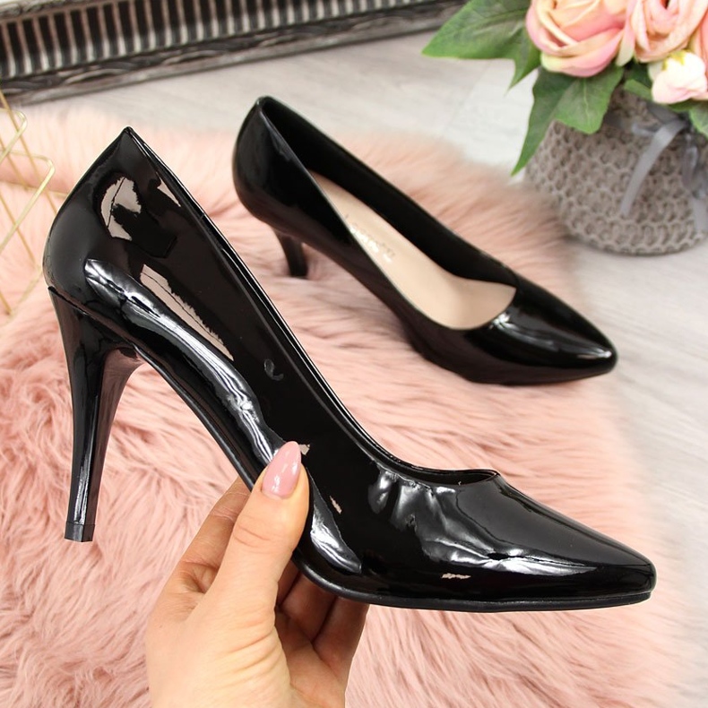 Czółenka na szpilce lakierowane czarne Sergio Leone 1