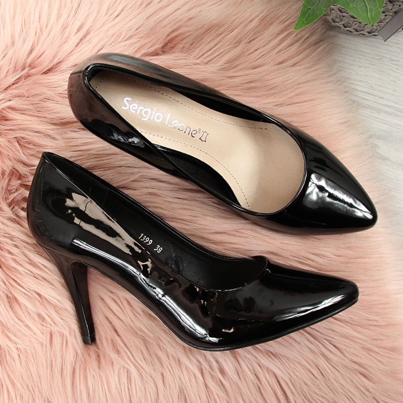 Czółenka na szpilce lakierowane czarne Sergio Leone 2