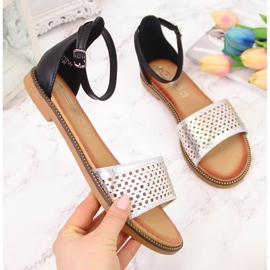 Sandały damskie z nitami czarno srebrne Filippo czarne 2