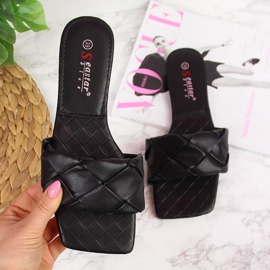 Klapki damskie pikowane czarne Seastar 1