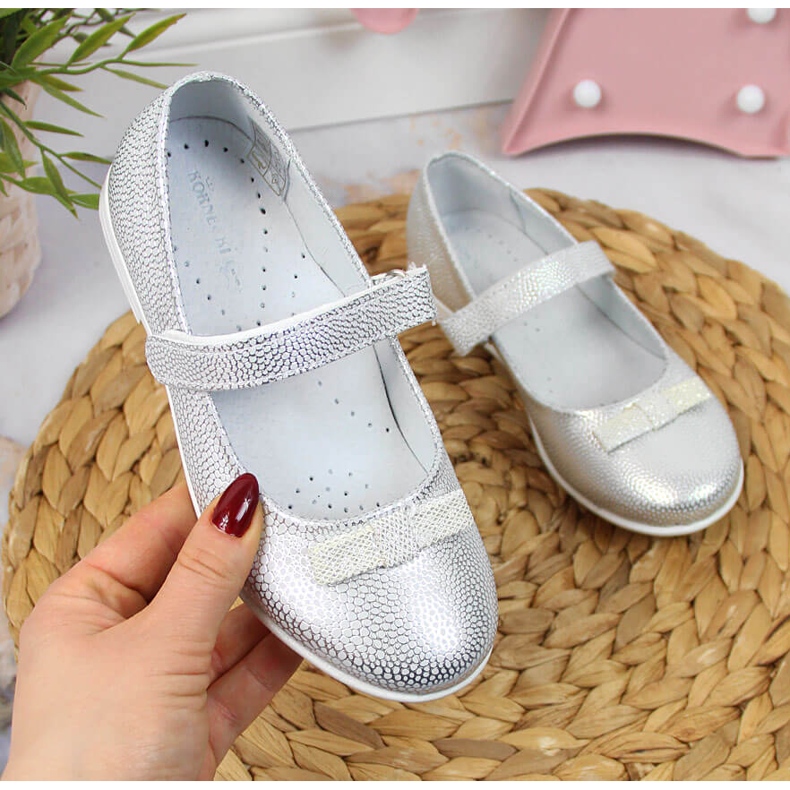 Baleriny dziewczęce komunijne na rzep srebrne Kornecki 6493 srebrny 1