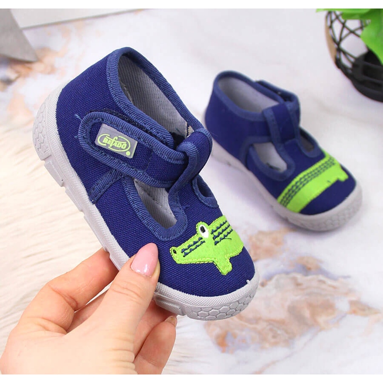 Kapcie chłopięce na rzep z aligatorem granatowe Befado 1