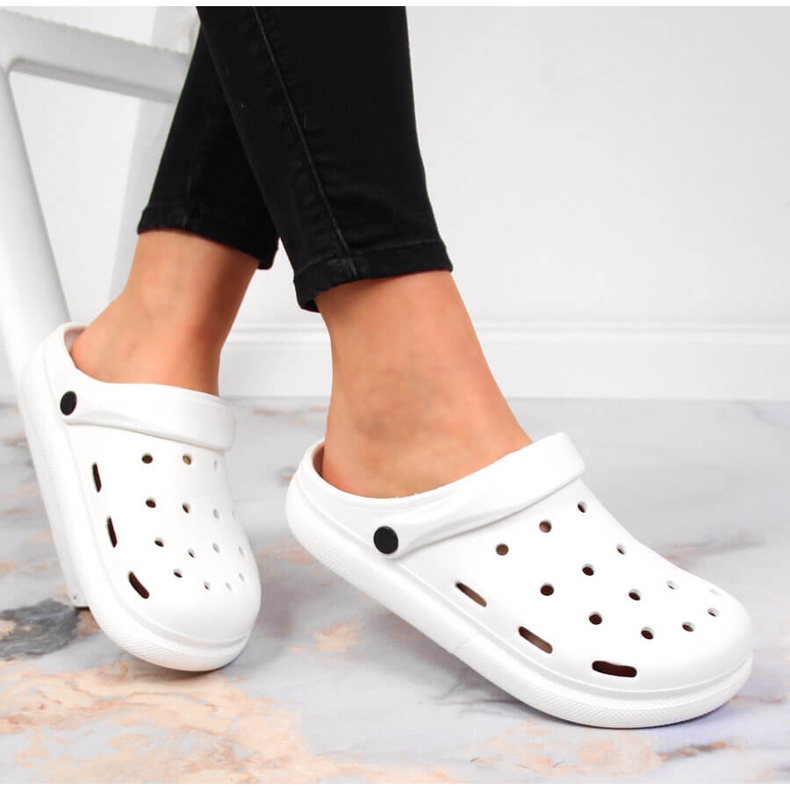 Klapki zabudowane piankowe białe Atletico 1