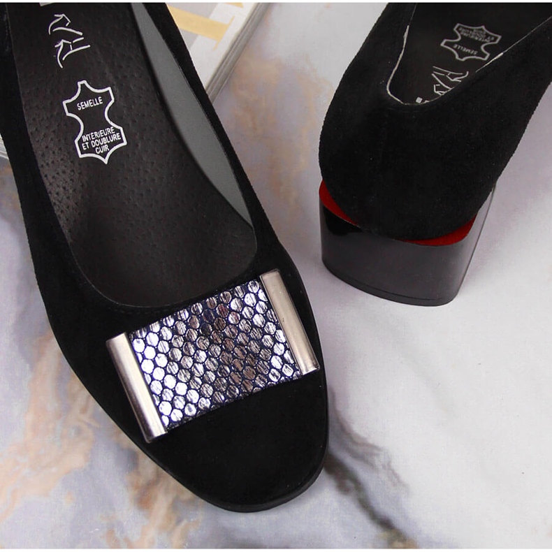 Czółenka na klocku zamszowe czarne Jezzi 2