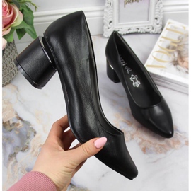 Czółenka na ozdobnym słupku czarne Jezzi 1