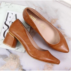 Czółenka na ozdobnym słupku brązowe Jezzi 1