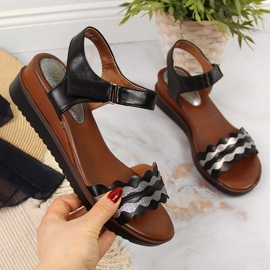 Sandały damskie na koturnie czarne Jezzi 1