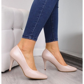 Czółenka na szpilce beżowe perłowe W Sergio Leone beżowy 2