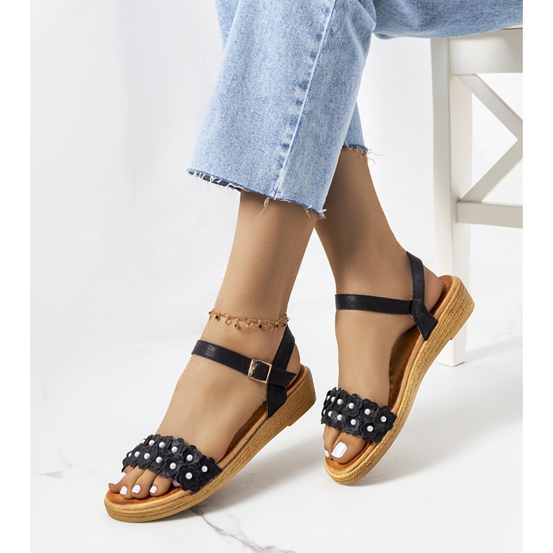 Czarne sandały damskie Farra 1