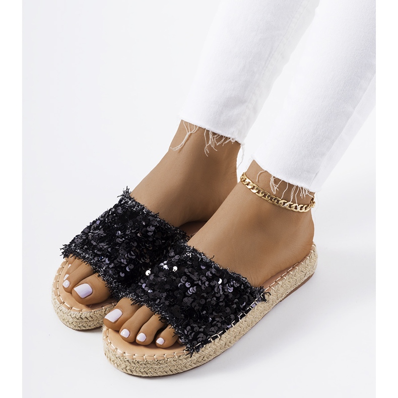 Czarne klapki na platformie Susanna 1