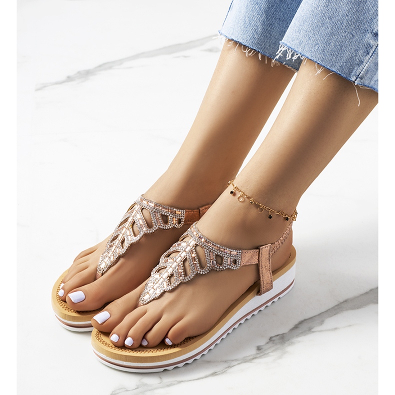 Różowe sandały na platformie Ahola 1